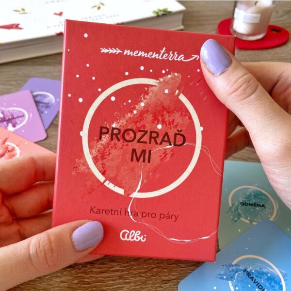 ALBI Prozraď mi - karetní hra