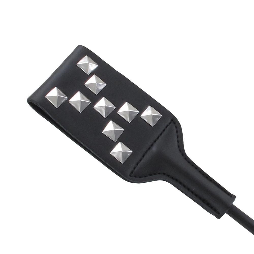 BASIC-X-Studs-jezdecky-bicik-8 BASIC X Studs jezdecký bičík